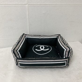 Dog Bed Chanel - 2025 - Puppy Streetwear Shop Dog Bed Chanel - 2025 - Puppy Streetwear Shop