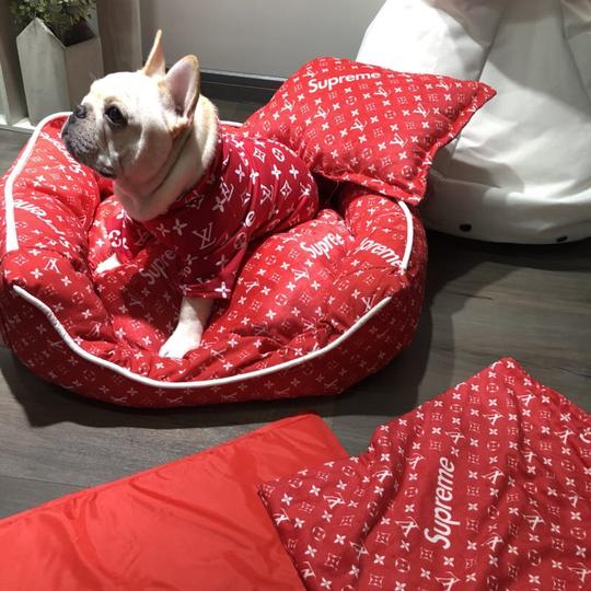 Designer Dog Bed Supreme Louis Vuitton - 2023 - Puppy Streetwear Shop
